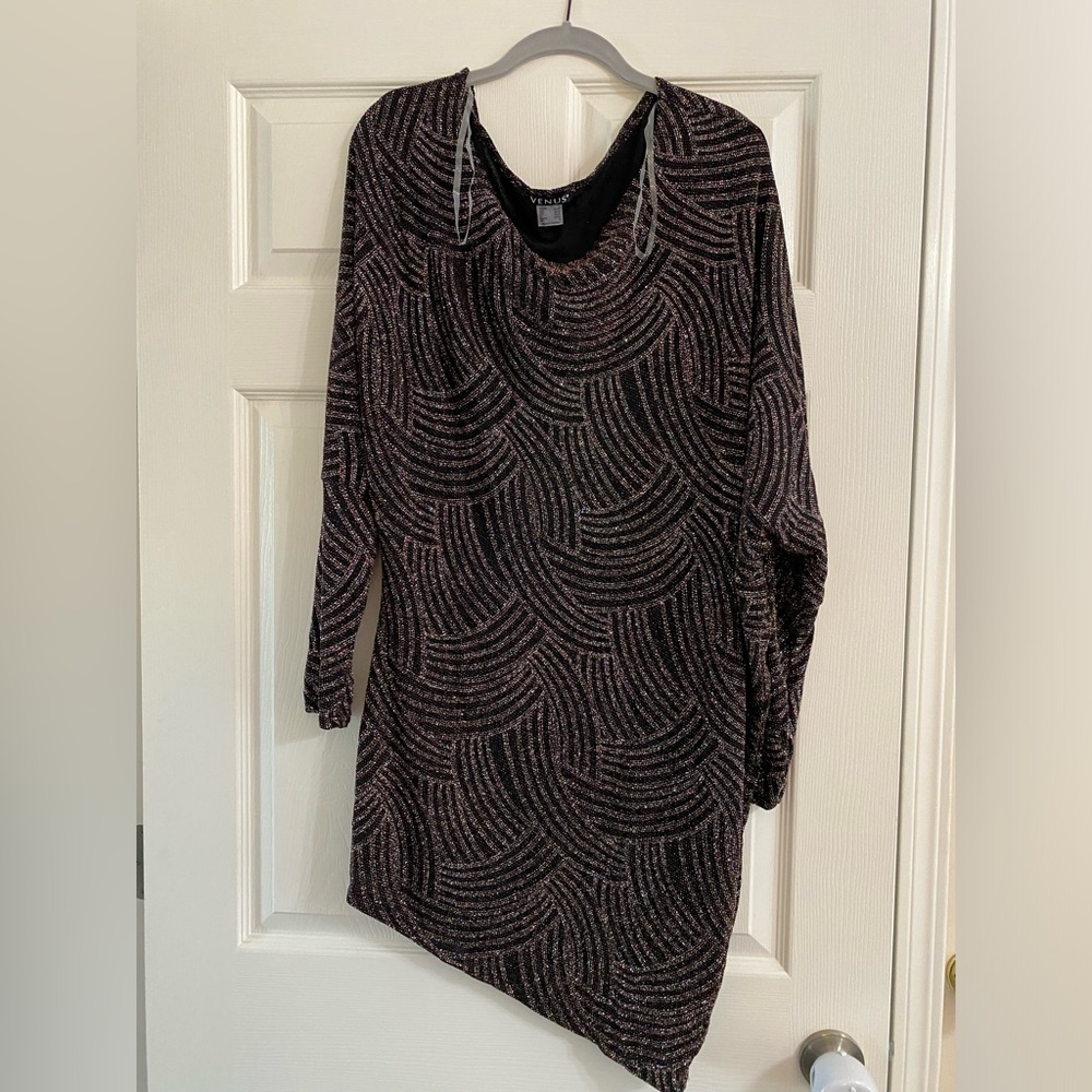 VENUS Black multicolored glitter asymmetrical top